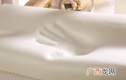 记忆棉枕头是什么材质有危害吗 记忆棉枕头是海绵做的吗