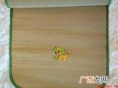 新买草席有草味怎样清除的具体操作步骤 新买草席有草味怎样清除