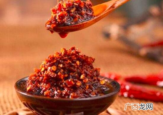 辣椒酱和辣椒油的外观区别 辣椒酱和辣椒油的区别