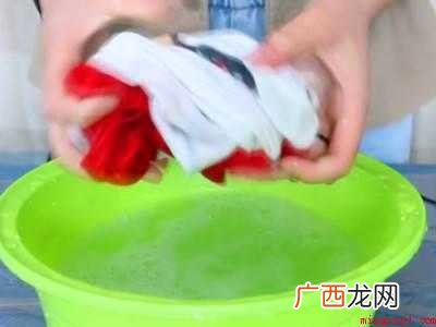 衣服有水臭味怎么去除的具体操作步骤 衣服有水臭味怎么去除
