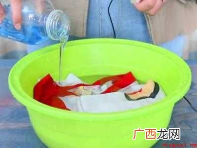 衣服有水臭味怎么去除的具体操作步骤 衣服有水臭味怎么去除
