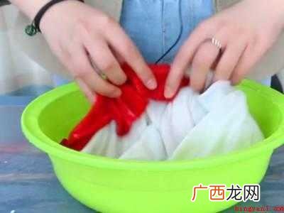 衣服有水臭味怎么去除的具体操作步骤 衣服有水臭味怎么去除