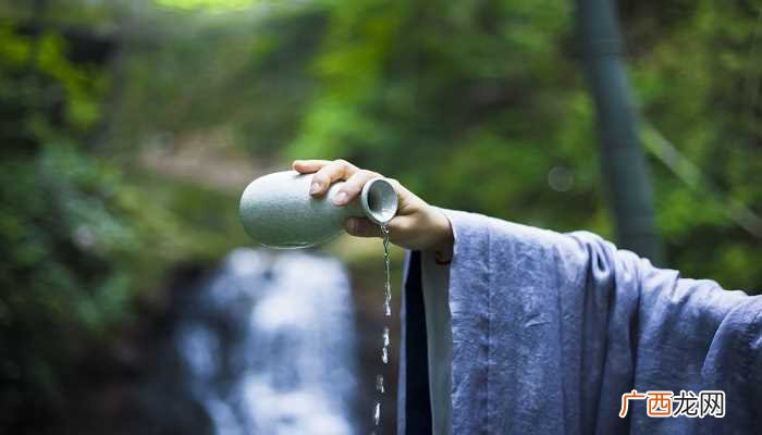 中国古代酒杯有樽、觞、盅、斗、白、杯杓等称呼 古代的酒杯叫啥