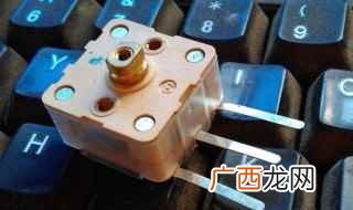 如何区分有极性电容和无极性电容 有极性电容可以换成无极性电容吗