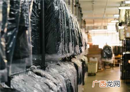 洗衣店一年的利润大概是多少 开一家洗衣店需要多少钱