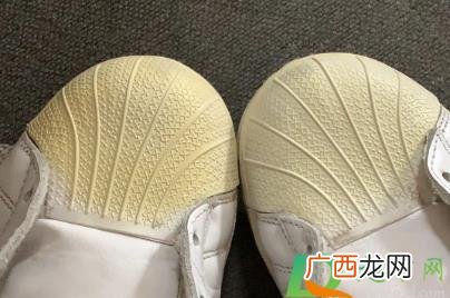 鞋子橡胶发黄怎么变白妙招 鞋子橡胶发黄怎么变白
