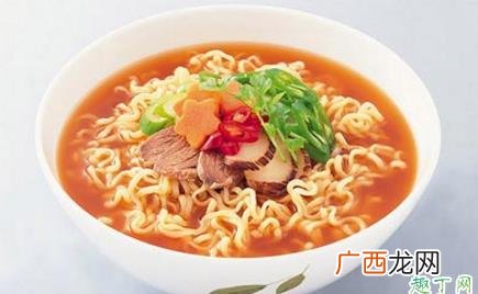 干吃方便面会发胖吗 方便面怎么吃不发胖