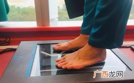 扁平足和平足症的区别 怎样辨别扁平足