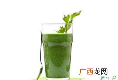 菠菜用来榨汁要焯水吗 菠菜榨汁为什么要焯水