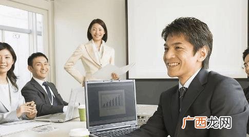 委员建议对八小时工作制加强监管 劳动法对八小时工作制怎么规定的