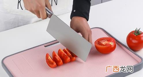 长期使用塑料砧板好不好 塑料砧板发黄怎么处理