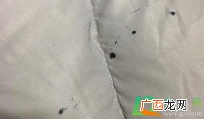 衣服圆珠笔油迹怎么洗掉 中性笔画衣服上怎么洗