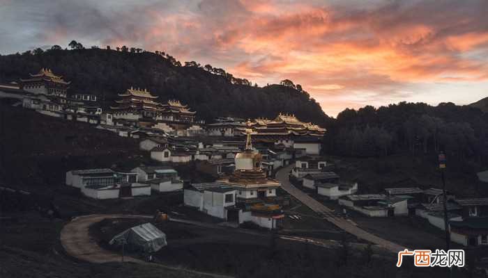 甘肃郎木寺旅游攻略 郎木寺海拔多少米