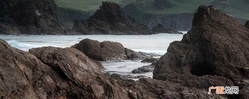 我们能源的未来:创建低碳经济 世界上最早提出低碳经济的国家是