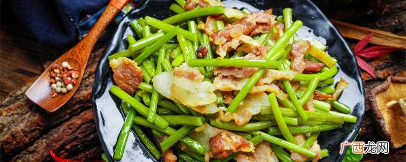鸭肾和蒜苗、芹菜、泡椒、酸菜、贡菜、西芹、荷兰豆、青瓜等食材 鸭肾和什么一起炒好吃