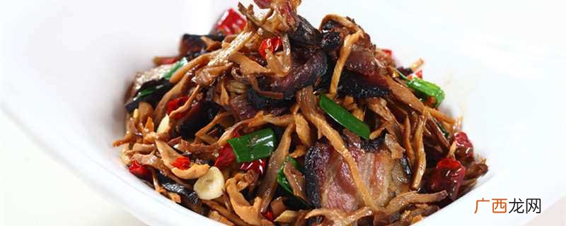 西兰花炒熏肉好吃的做法 熏肉怎么做好吃