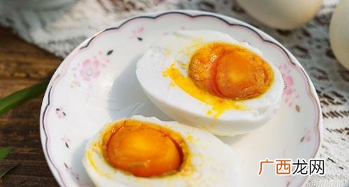 咸鸭蛋可以放粥里面煮吗 咸鸭蛋可以放粥里煮吗