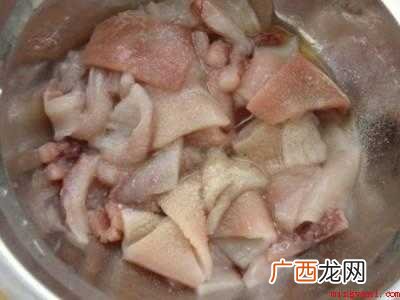 大鱿鱼怎么处理怎么做的具体操作步骤 大鱿鱼怎么处理怎么做