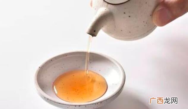 白酱油和红酱油的营养价值区别 白酱油和红酱油的区别