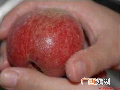 毛桃怎么快速去毛的具体操作步骤 毛桃怎么快速去毛