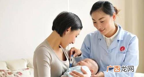 坐月子有必要请月嫂吗 坐月子请月嫂好还是自己人照顾好