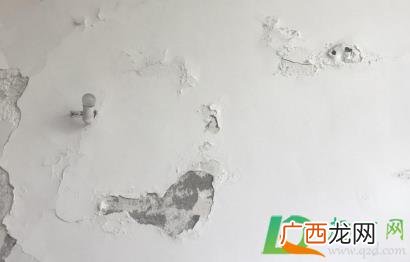 石灰墙怎么贴海报不伤墙面 石灰墙用什么贴海报