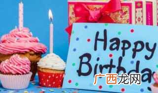 生日送上精心采摘的康乃馨 妈妈生日的祝福语