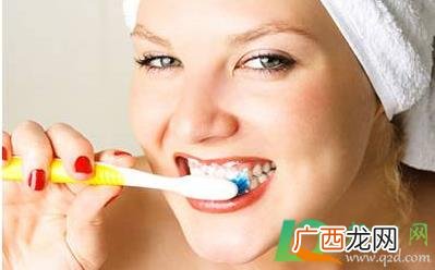 牙龈长脓包可以用针挑破吗 牙龈长脓包可以挑破吗