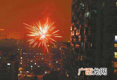 梦见放鞭炮烟花是什么意思 梦见烟花爆竹什么意思