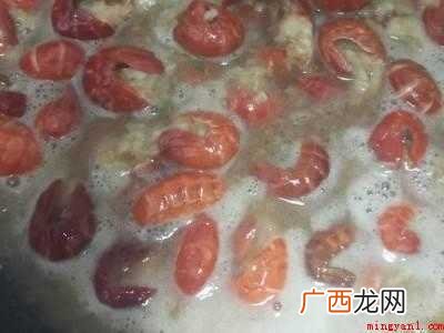 蒜蓉小龙虾尾怎么做的具体操作步骤 蒜蓉小龙虾尾怎么做