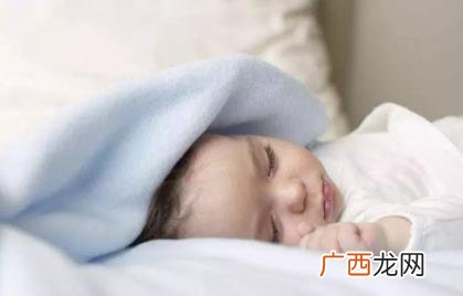 冬天宝宝盖被子注意事项 怎么看婴儿睡觉冷不冷