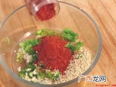 拌方便面怎么调酱汁的具体操作步骤 拌方便面怎么调酱汁