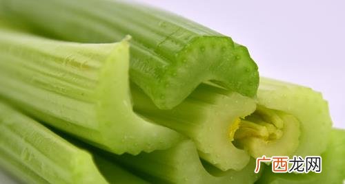芹菜怎么腌制好吃 芹菜叶子怎么蒸好吃