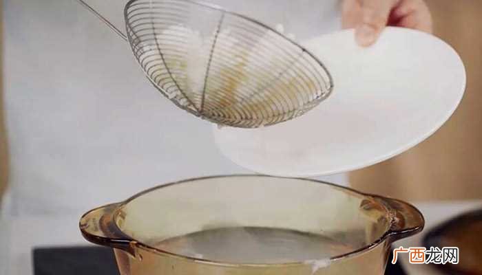 爆炒鱿鱼花的做法怎么做好吃 爆炒鱿鱼花的做法的做法