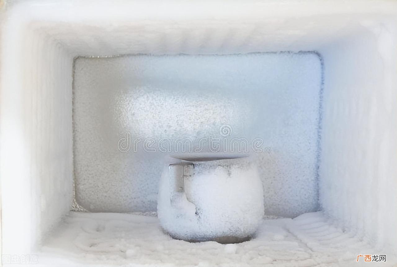 冰箱里的冰怎么快速去除视频教程 冰箱里的冰怎么快速去除
