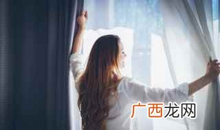 艺术导轨+平帘的方法有哪些 客厅里有哪些种类的窗帘
