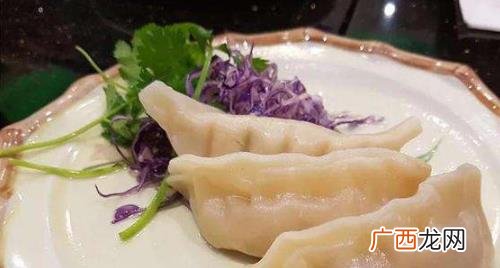 莲藕包饺子除了加韭菜还要放其他大料吗 莲藕包饺子用焯水吗