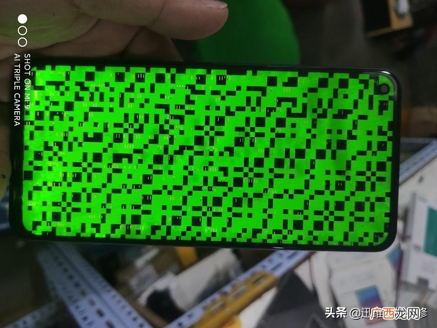 华为开机花屏怎么回事 手机出现彩色花屏是什么原因