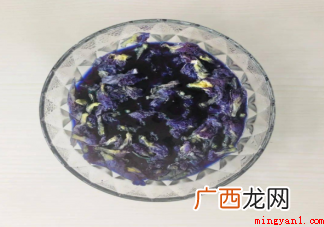 蝶豆花水加什么会变色酸性或者碱性物质 蝶豆花水加什么会变色