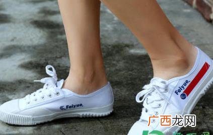 鞋子上的502胶水怎么去除 鞋子沾了502胶水怎么去掉