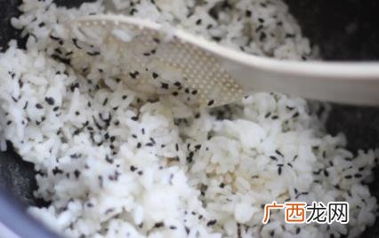 剩饭怎么加热了像新鲜饭一样好吃 米饭怎么热给新的一样