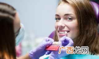 做梦梦见掉了两颗牙是什么意思 梦见自己掉了两颗牙是什么意思