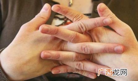 手指被自己掰粗了可以恢复吗 为什么掰手指头会响