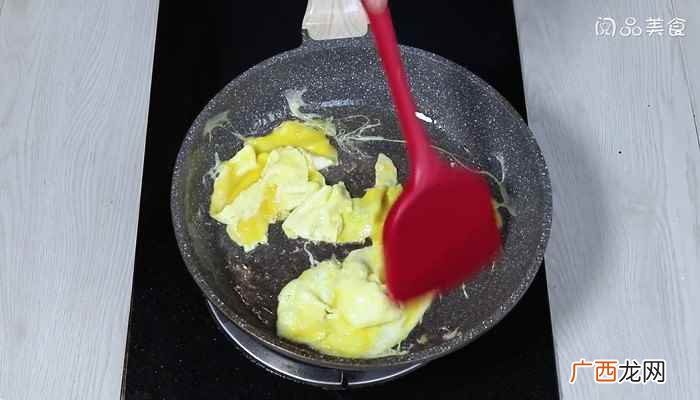 鸡蛋怎么做好吃 蚕豆米炒鸡蛋的做法
