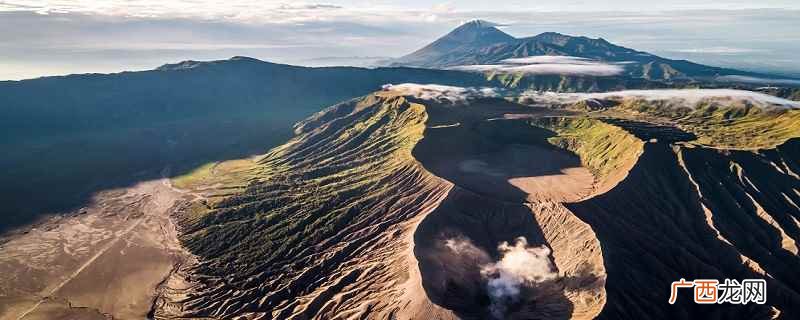 世界上主要的火山地震带分布在板块与板块的交界地带 世界上主要火山地震带分布在