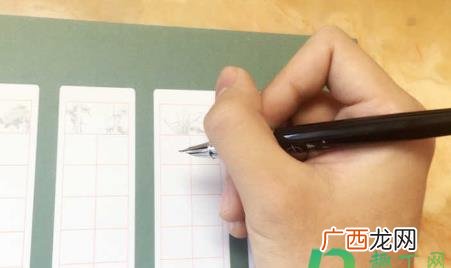 握笔不对一定要纠正吗 握笔的正确姿势小学生图片