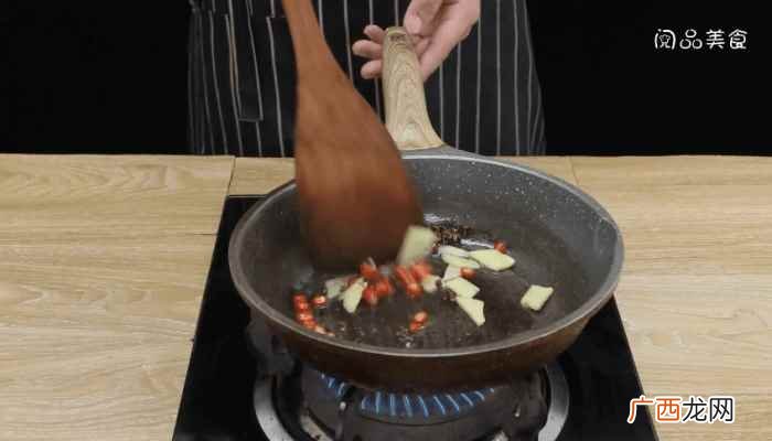 五花肉怎么做好吃 土豆烧肉的做法