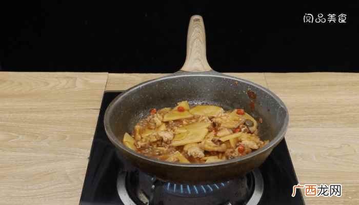 五花肉怎么做好吃 土豆烧肉的做法