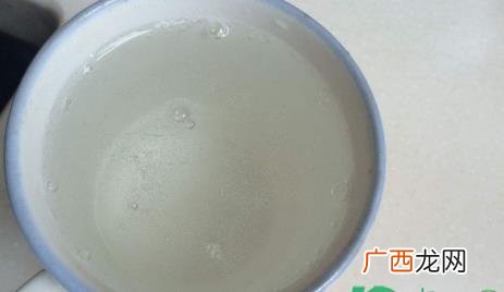 开水上面一层白色的东西能喝吗 开水飘浮白色悬浮物是什么