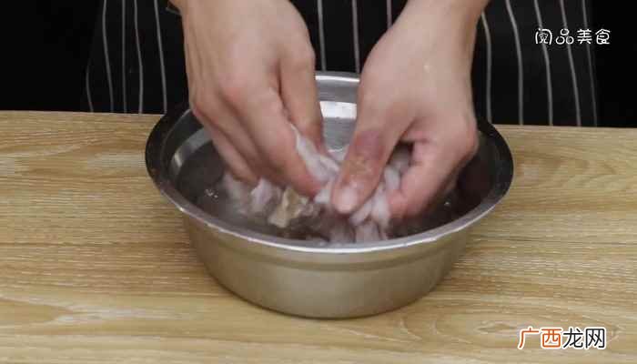 水发黑木耳的做法步骤图 爆炒鱼肚的做法